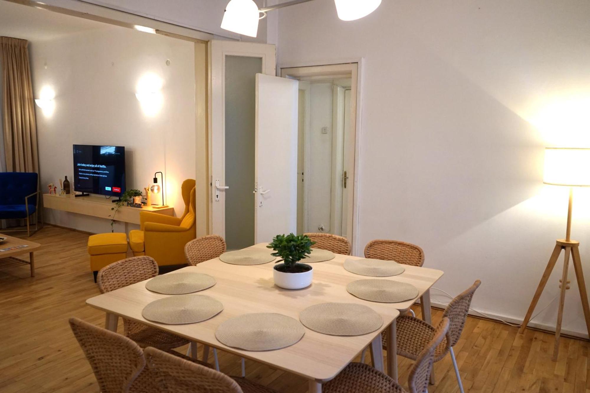 Spacious 3Br, 2Bt With 5 Balconies บูคาเรสต์ ภายนอก รูปภาพ