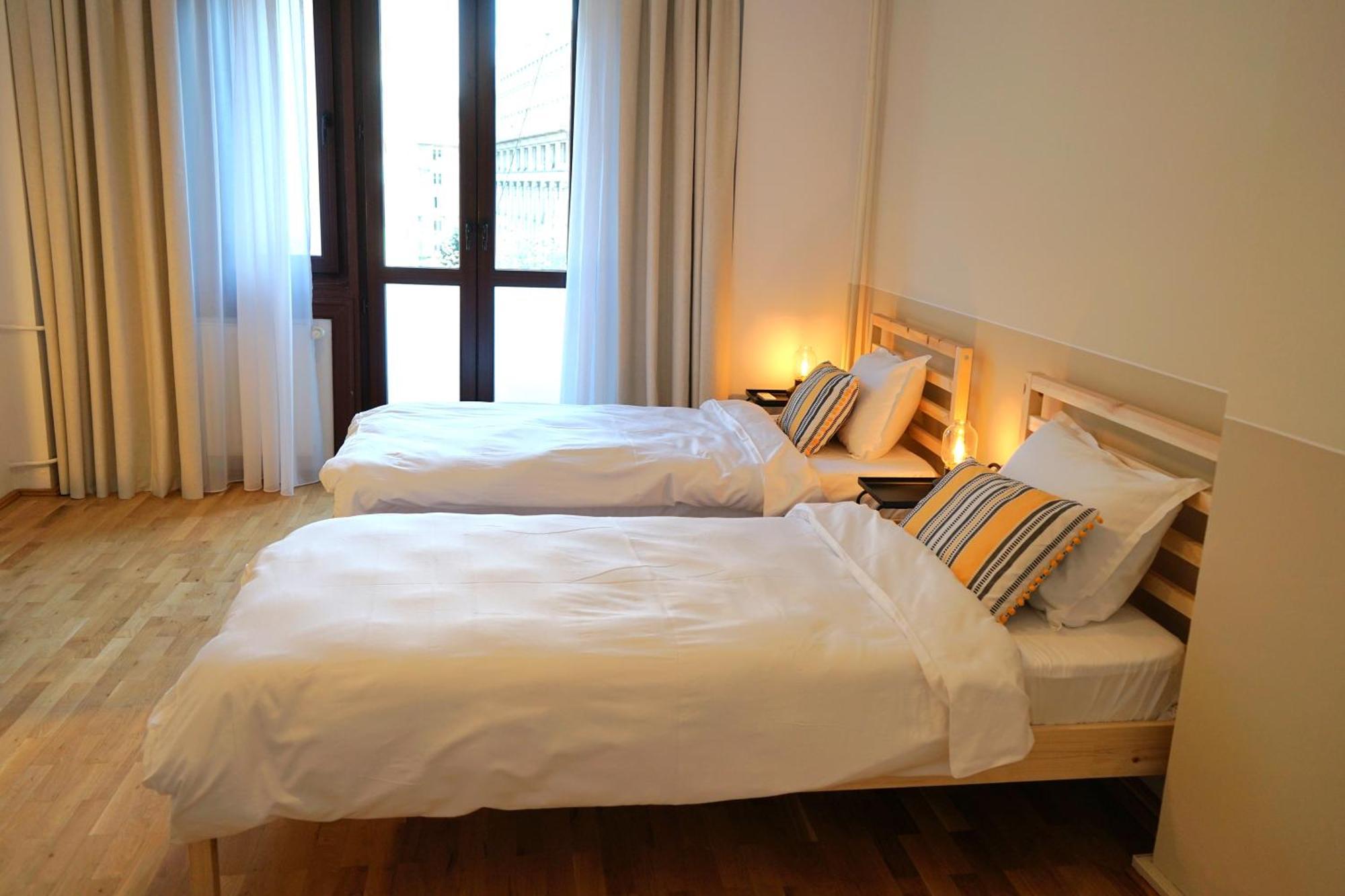 Spacious 3Br, 2Bt With 5 Balconies บูคาเรสต์ ภายนอก รูปภาพ